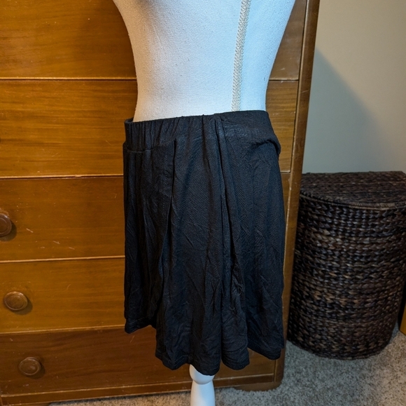 Coco + Carmen Cheeky Chic Side Kick Skirt (Black, Large/XLarge) - Picture 7 of 12